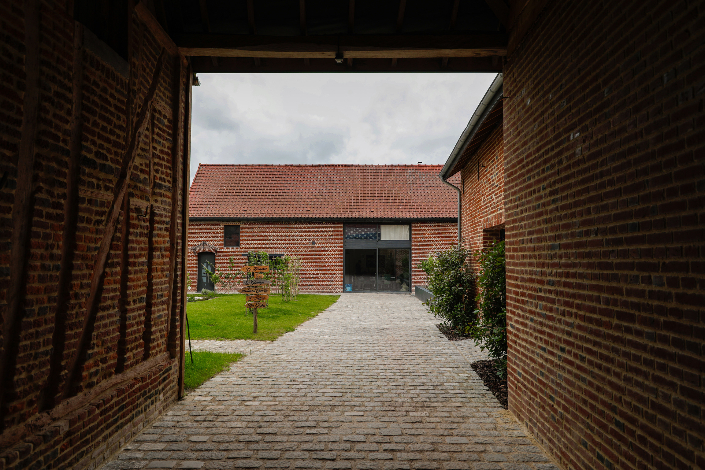 Le Hangar